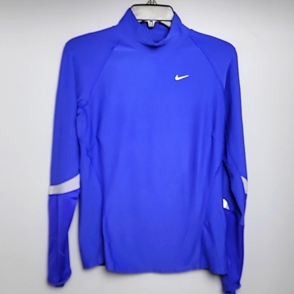 Women's Nike long Sleeve Shirt